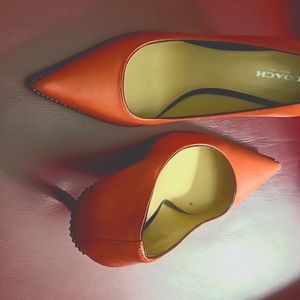 Coach Pumps
